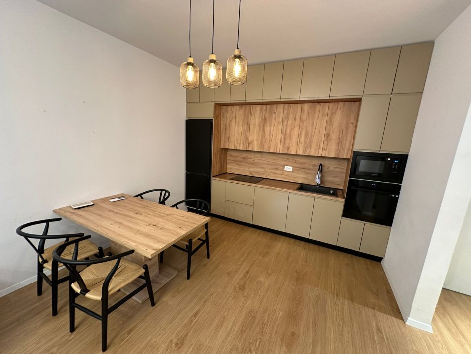 Tirane, jepet me qera 2+1 Kati 2, 90 m² 1.000 € (Rose Garden Residence,TEG)