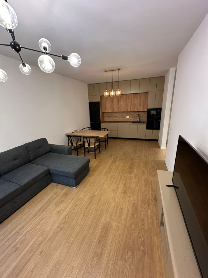 Tirane, jepet me qera 2+1 Kati 2, 90 m² 1.000 € (Rose Garden Residence,TEG)