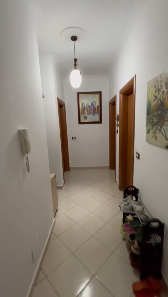 Tirane, jepet me qera apartament 2+1 Kati 4, 110 m² 400 € (Fresku)