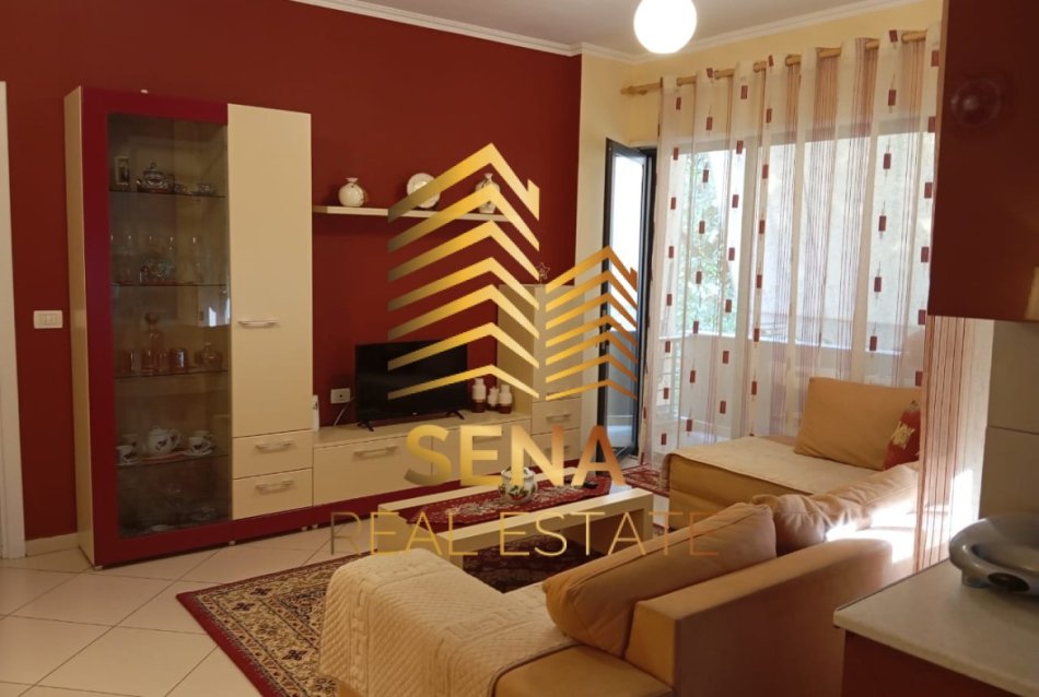Tirane, shitet apartament 1+1 Kati 2, 73 m² 120.000 € (Rruga Ali Demi)