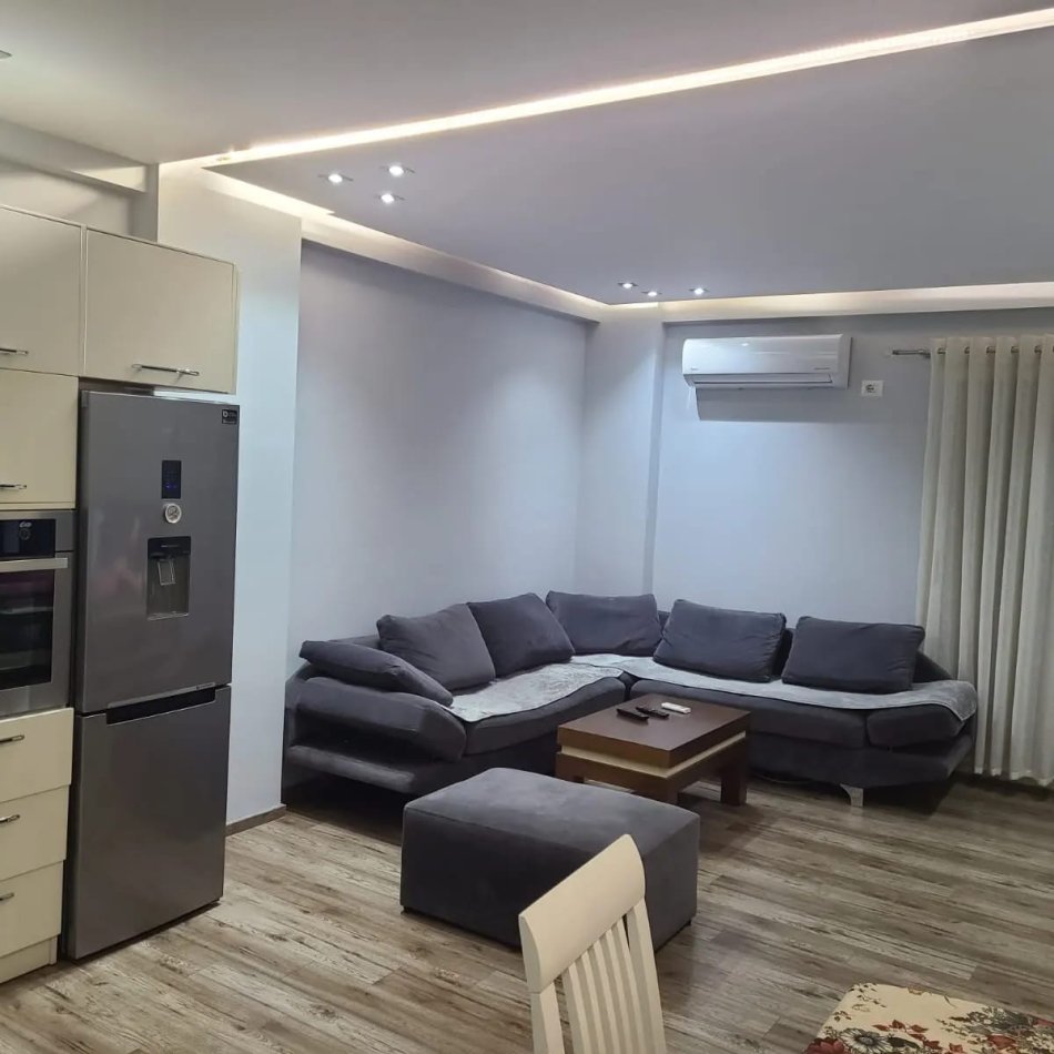 Tirane, shes apartament 2+1+Ballkon Kati 1, 113 m² 130.000 € (ASTIR,VILA L)