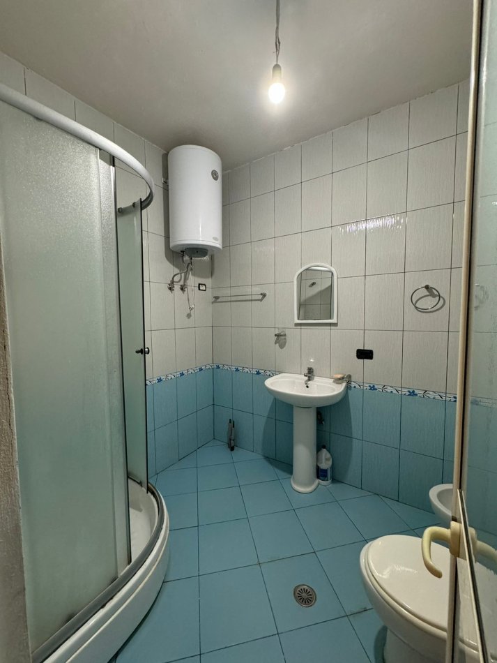 Tirane, shitet apartament 1+1+Ballkon Kati 3, 60 m² (KOPSHTI ZOOLOGJIK)