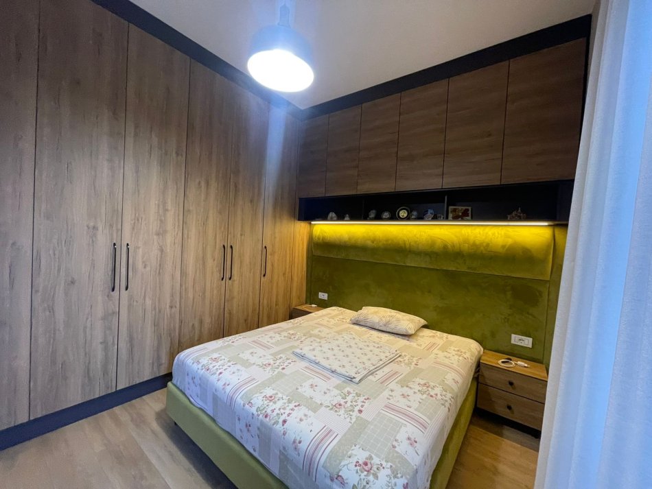 Tirane, shitet apartament 1+1 Kati 3, 48 m² 120.000 € (Pazari i Ri)