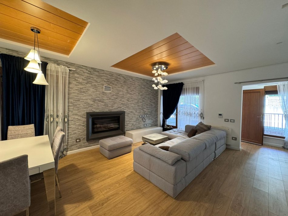 Tirane, jepet me qera apartament 3+1+Aneks+Ballkon Kati 0, 224 m² 3.000 € (LUNDER)