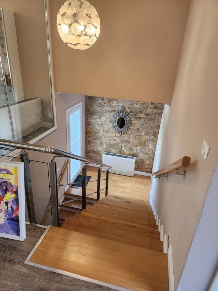 Tirane, jepet me qera Vile 3+1+Ballkon Kati 0, 220 m² 2.000 € (TEG)