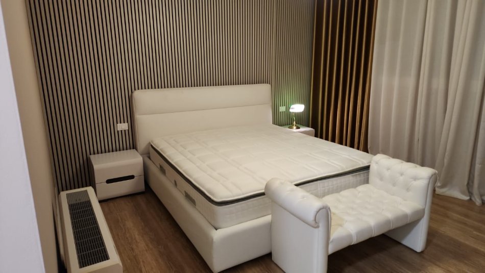 Tirane, jepet me qera Vile 3+1+Ballkon Kati 0, 220 m² 2.000 € (TEG)