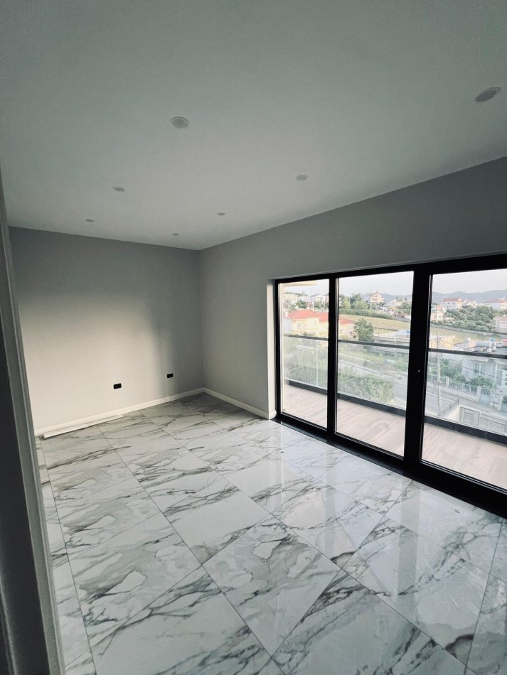 Tirane, jepet me qera Vile 3 Katshe Kati 4, 1.000 m² 3.500 € (Farke)
