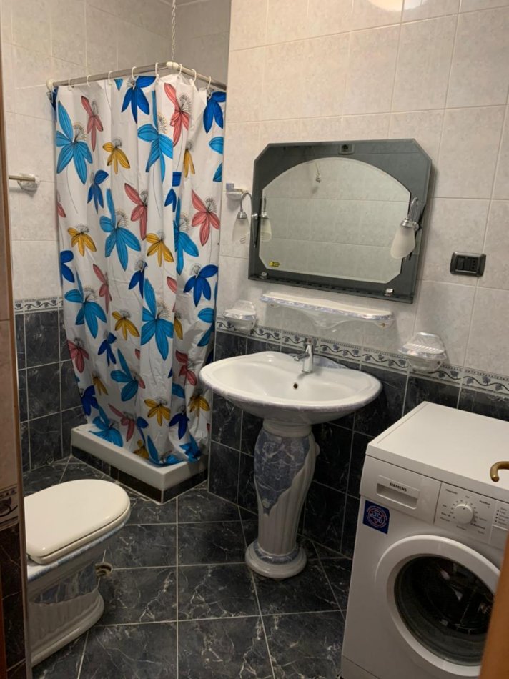 Jepet me Qira Apartament 2+1+2 tek 9-katshet 900 € !