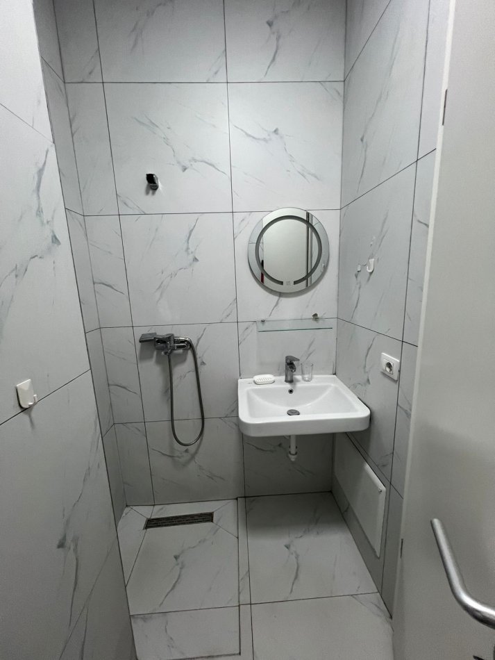 Tirane, shitet garsonier 1+1 Kati 10, 30 m² 78.000 € (21 Dhjetori)