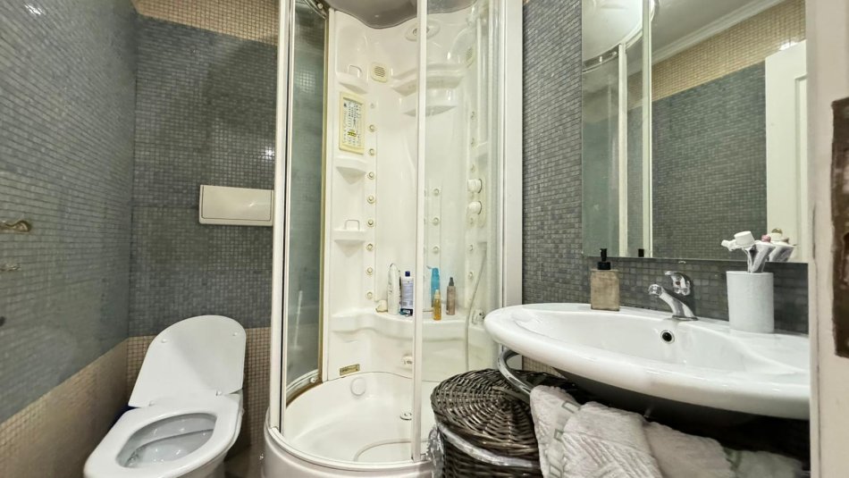 Tirane, jepet me qera apartament 2+1+Aneks+Ballkon Kati 5, 115 m² 1.200 € (Rruga Papa Gjonpali II)