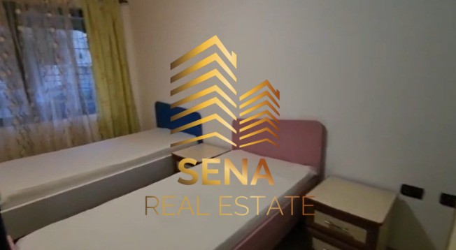 Tirane, jepet me qera apartament 1+1 Kati 1, 70 m² 350 € (Rruga Ferit Xhajko)
