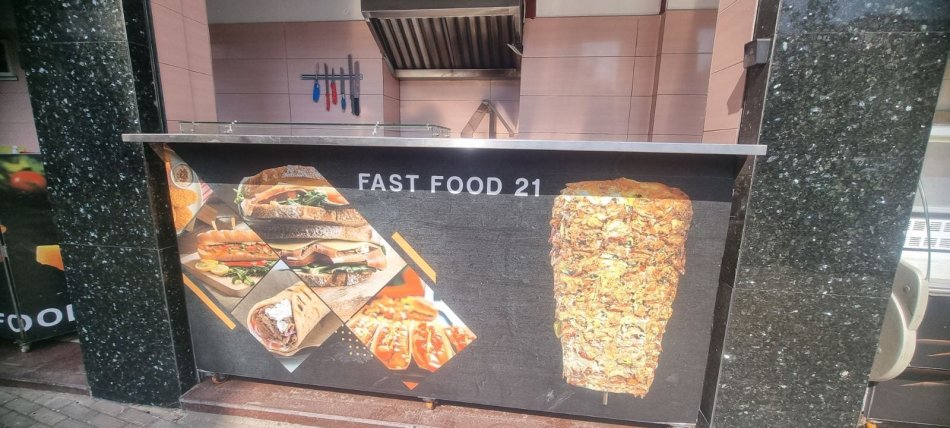 Tirane, shes Shiten pajisje restoranti