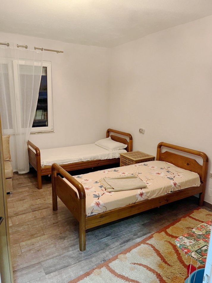 Tirane, jepet me qera 2+1+Ballkon Kati 5, 90 m² 550 € (Sheshi Willson)