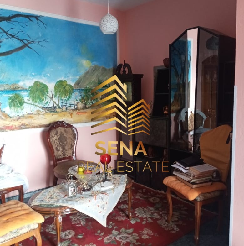 Tirane, jepet me qera apartament 2+1+Ballkon Kati 3, 220 m² 450 € (Rruga Kodra e Priftit)