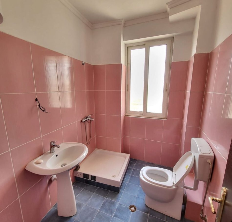 Tirane, shitet apartament 1+1 Kati 9, 40 m² 49.900 € (Astir)