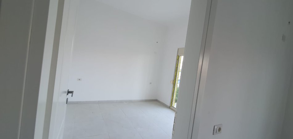 Durres, shitet apartament 1+1 Kati 1, 65 m² 78.000 € (Golem)