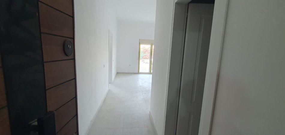 Durres, shitet apartament 1+1 Kati 1, 65 m² 78.000 € (Golem)