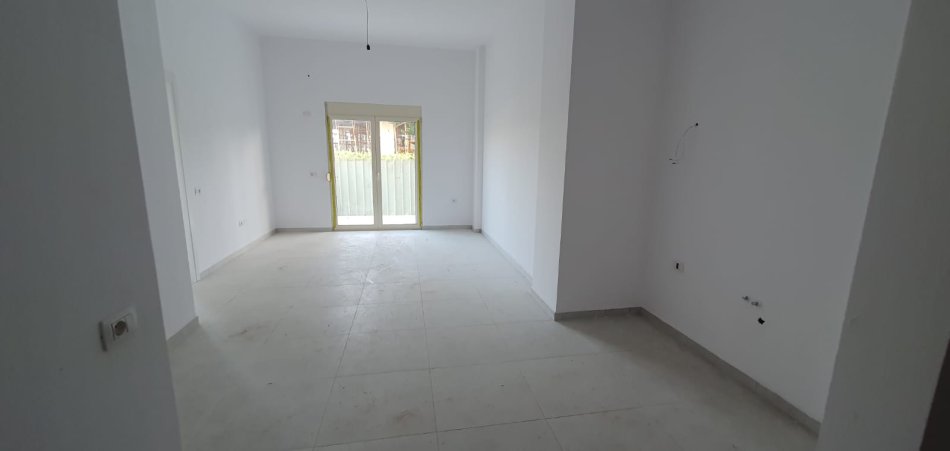 Golem, shitet apartament 1+1 Kati 1, 70 m² (Golem)