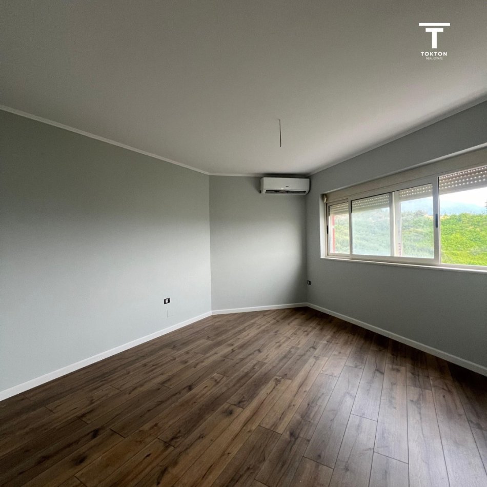 Tirane, shitet apartament 2+1 Kati 4, 124 m² 130.000 € (FRESK)