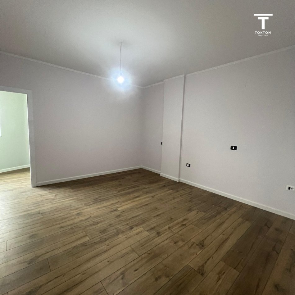 Tirane, shitet apartament 2+1 Kati 4, 124 m² 130.000 € (Rruga e Thesarit, Fresk, Tiranë)
