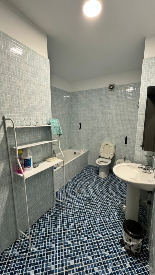 Tirane, jepet me qera apartament 2+1+Ballkon Kati 5, 180 m² 600 € (Frederik Shiroka)