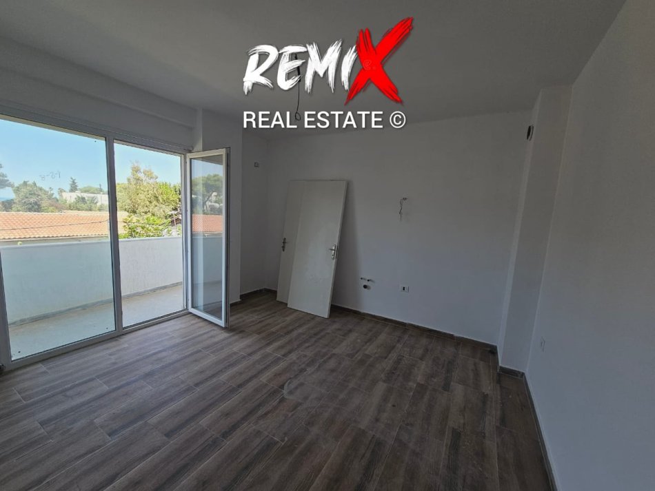 Golem, shitet apartament 1+1+Aneks+Ballkon Kati 2, 62.000 € 