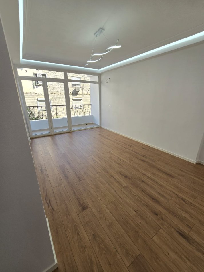 Tirane, shitet apartament 2+1 Kati 3, 71 m² 160.000 € (Prane Ambasades Amerikane)