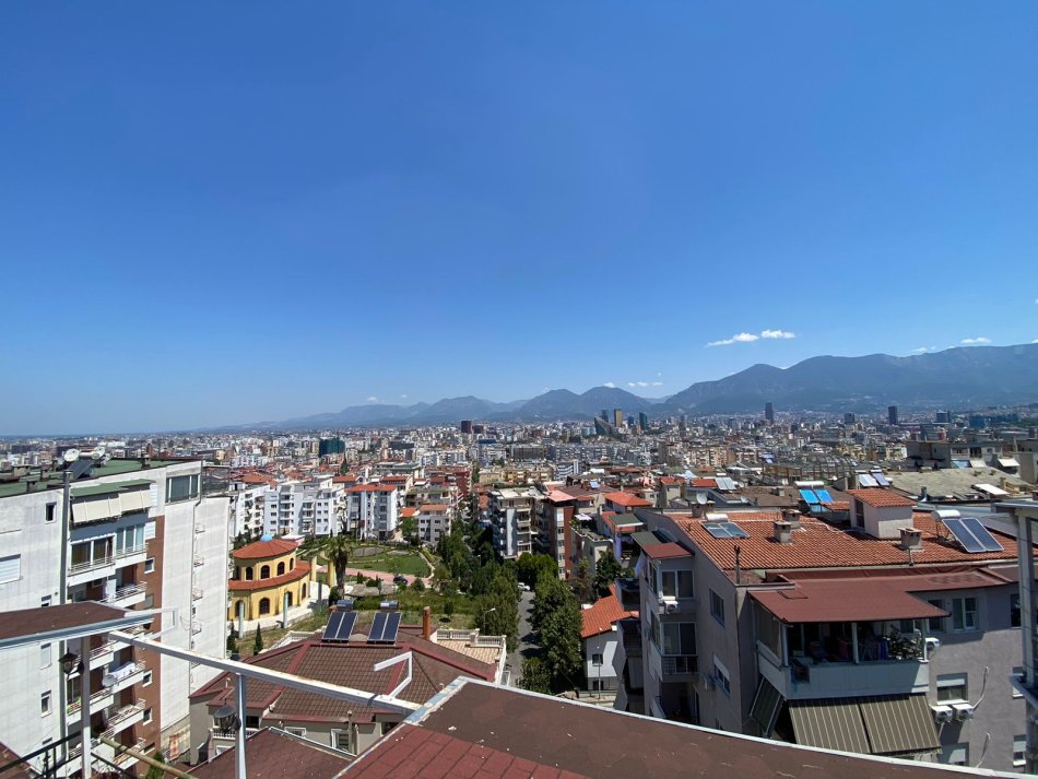 Tirane, shitet apartament 4+1+Aneks+Ballkon Kati 4, 220 m² 285.000 € (Rruga Kodra e Diellit)