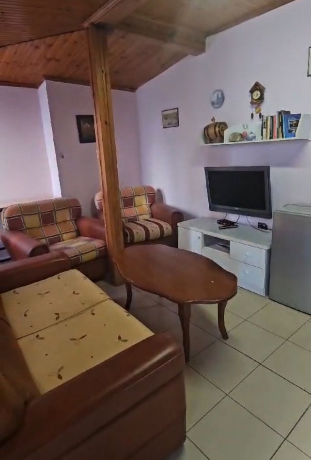Tirane, jepet me qera apartament 1+1 Kati 1, 60 m² 400 € (Qender)
