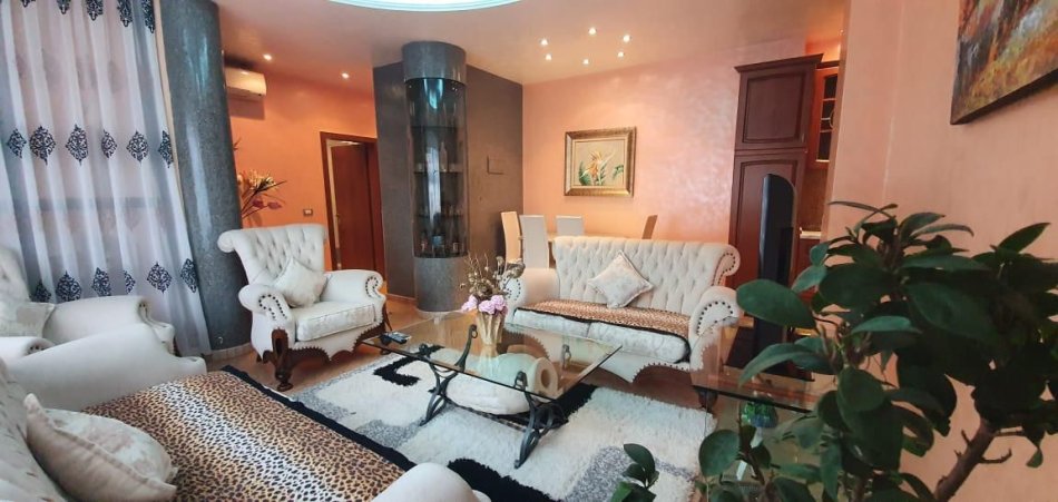 Tirane, jepet me qera apartament 1+1 Kati 9, 70 m² 600 € (Rr. Kosovarëve)