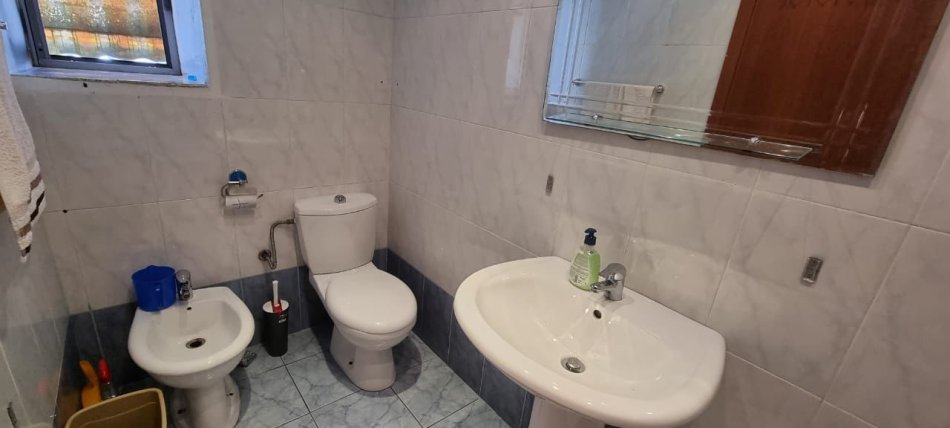 Tirane, jepet me qera apartament 1+1 Kati 9, 70 m² 600 € (Rr. Kosovarëve)