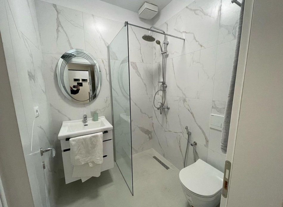 Tirane, jepet me qera garsonier 1+1 Kati 3, 40 m² 500 € (Qender)