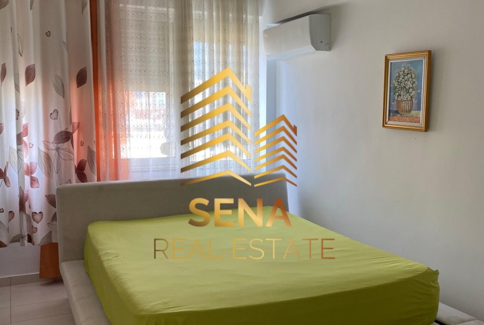 Tirane, jepet me qera apartament 2+1+Ballkon Kati 5, 85 m² 650 € (Rruga Muhamet Gjollesha)