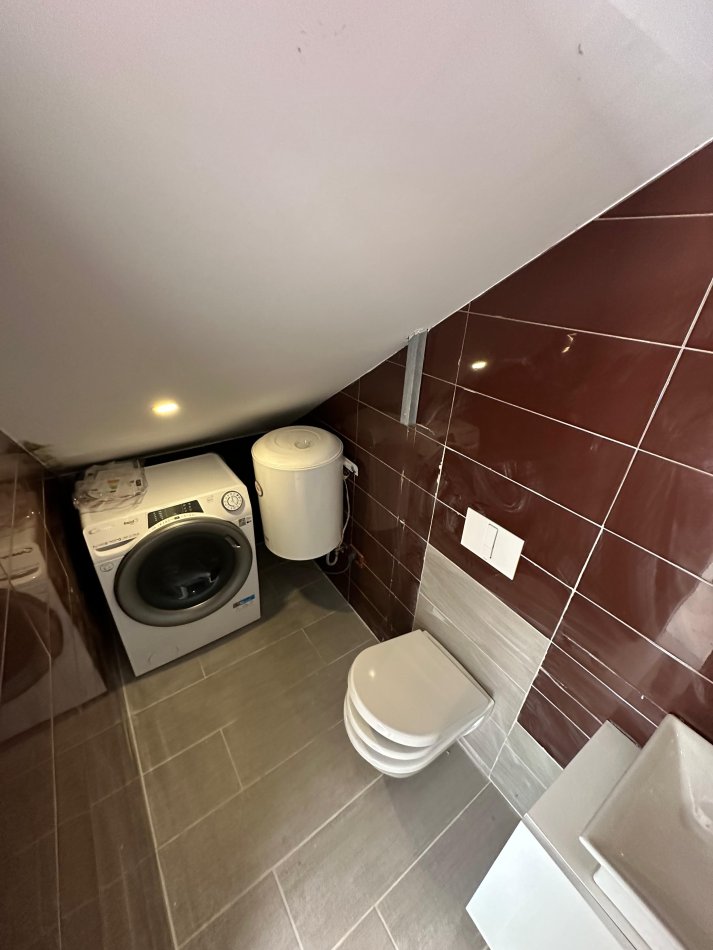 Tirane, shitet apartament duplex 2+1+Ballkon Kati 0, 82 m² 85.000 € (Rruga Dajti)