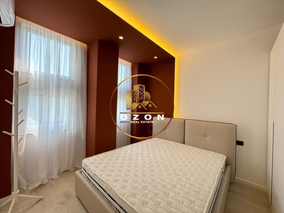 Apartament 1+1 në shitje me pamje fantastike te Kopshtit Botanik , Komuna e Parisit! 141.000 €