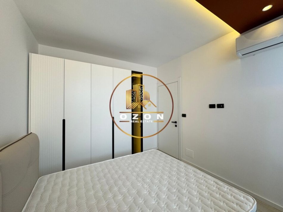 Apartament 1+1 në shitje me pamje fantastike te Kopshtit Botanik , Komuna e Parisit! 141.000 €