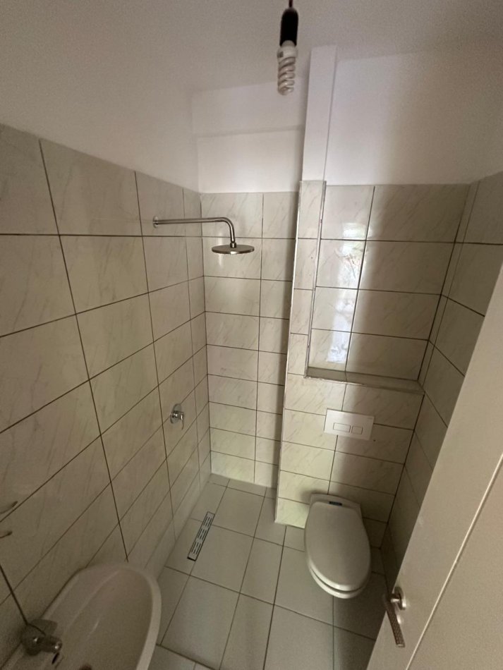 Tirane, shitet apartament 2+1+Ballkon Kati 1, 90 m² 99.000 € (Rruga Dajtit)