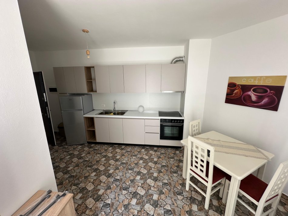 Tirane, shitet apartament 1+1 Kati 2, 64 m² 76.800 € (Rruga Dajtit)
