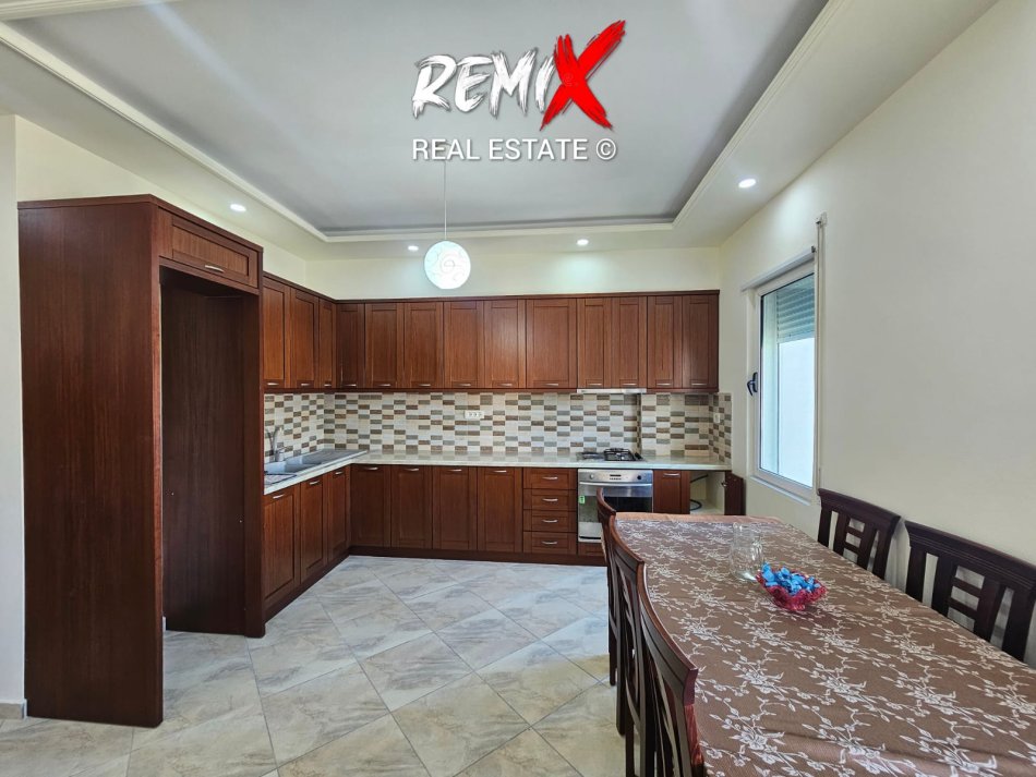 Shkembi Kavajes, jepet me qera apartament 3+1+Aneks+Ballkon Kati 6, 125 m² 350 € 