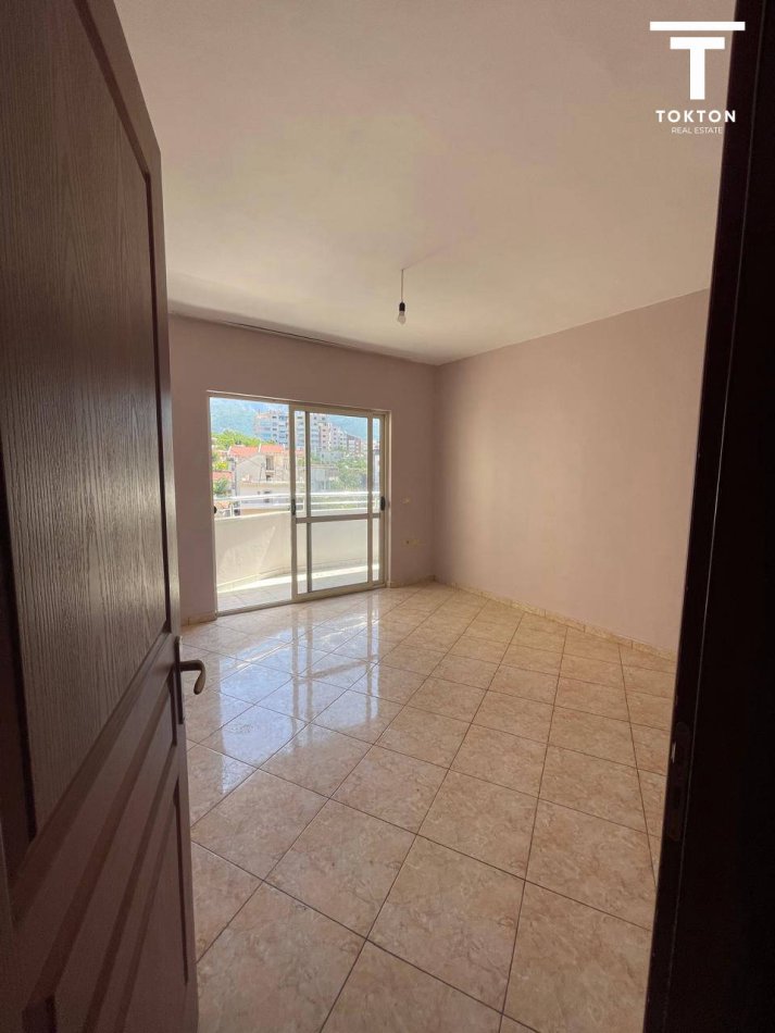 Tirane, shitet apartament 1+1 Kati 2, 86 m² 94.182 € (Rruga Aleksander Moisiu)