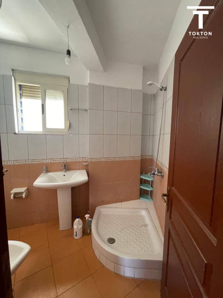 Tirane, shitet apartament 1+1 Kati 2, 86 m² 94.182 € (Rruga Aleksander Moisiu)