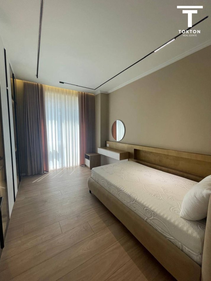 Tirane, jepet me qera apartament 3+1 Kati 1, 150 m² 1.800 € (LIQENI I THATE)