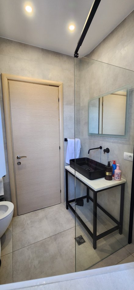 Tirane, jepet me qera apartament 2+1+Aneks+Ballkon Kati 12, 110 m² 650 € (Ndre Mjeda)