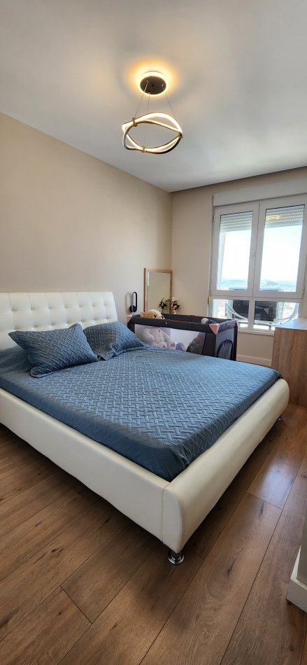 Tirane, jepet me qera apartament 2+1+Aneks+Ballkon Kati 12, 110 m² 650 € (Ndre Mjeda)