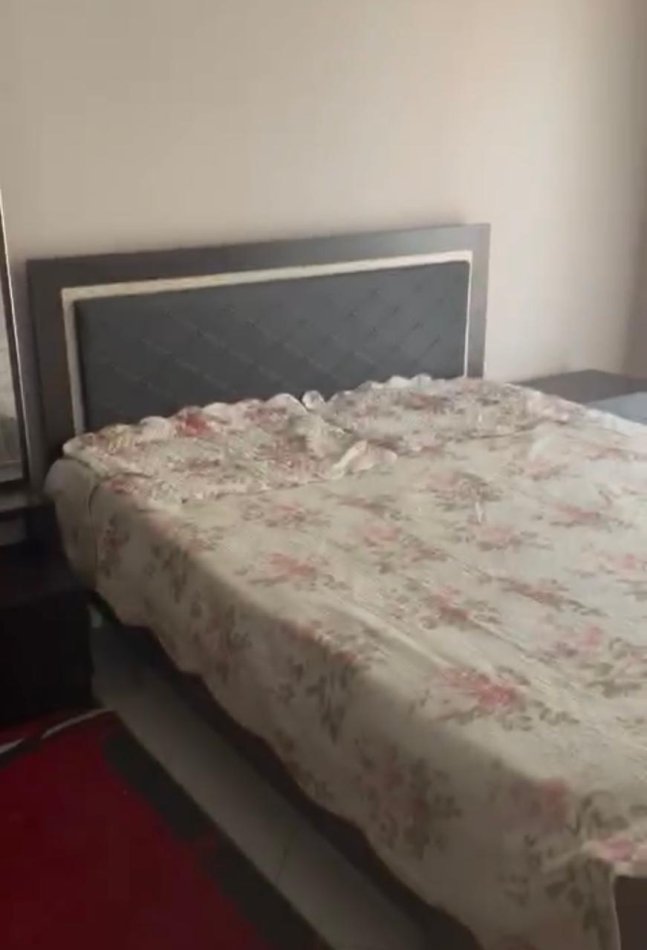 Tirane, jepet me qera apartament 1+1+Ballkon Kati 3, 60 m² 300 € (fresku)
