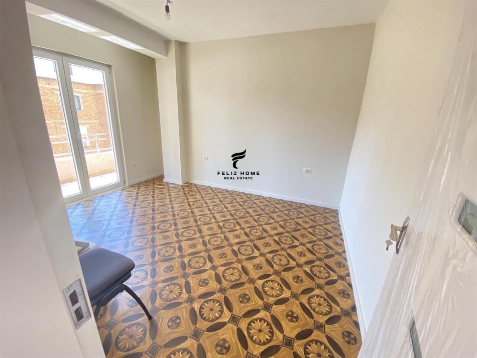 Tirane, shitet 2+1+Ballkon Kati 3, 106 m² 308.485 € (QENDER)