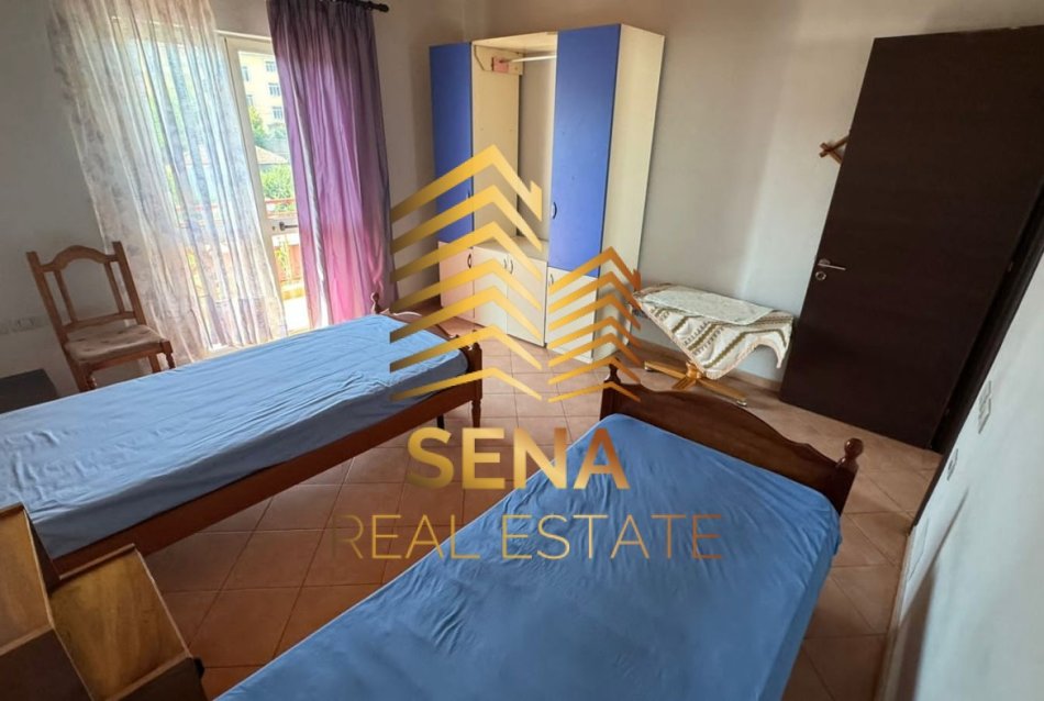 Tirane, jepet me qera apartament 2+1 Kati 4, 120 m² 400 € (Rruga Sali Nivica)