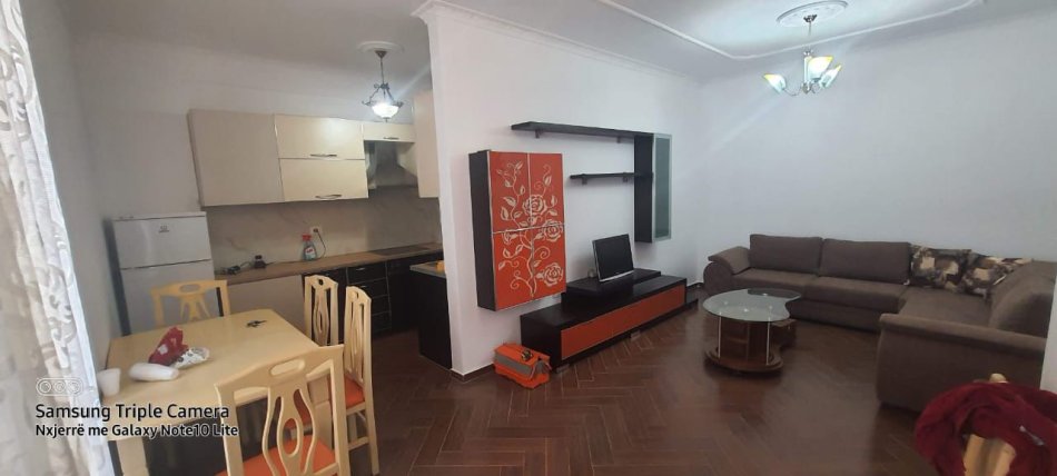 Tirane, shitet apartament 2+1 , 93 m² 114.000 € (Sokrat Miho)