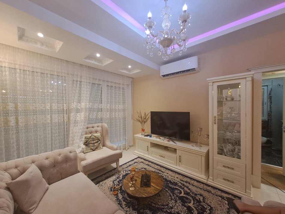 Tirane, Apartament  2+1 me qira Kati 3, 1.000 € (Kodra e Diellit)