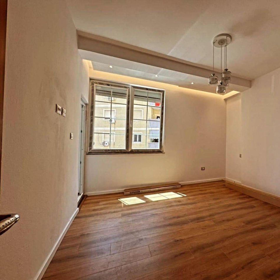 Tirane, shitet apartament 2+1 Kati 3, 103 m² 187.000 € (Stacioni i Fundit Tiranes Re)